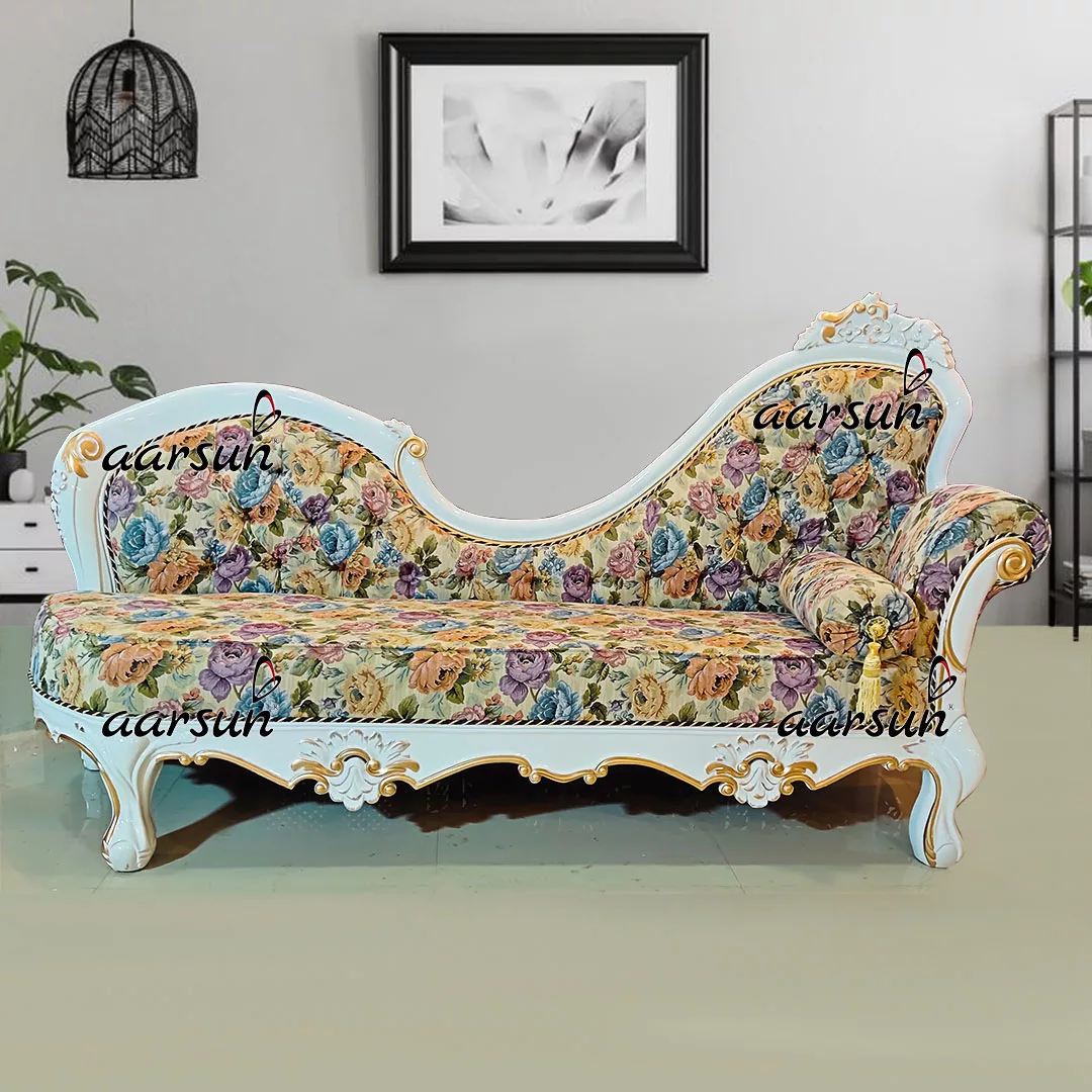 Royal Beautiful Daybed In White &Amp; Gold Highlights
